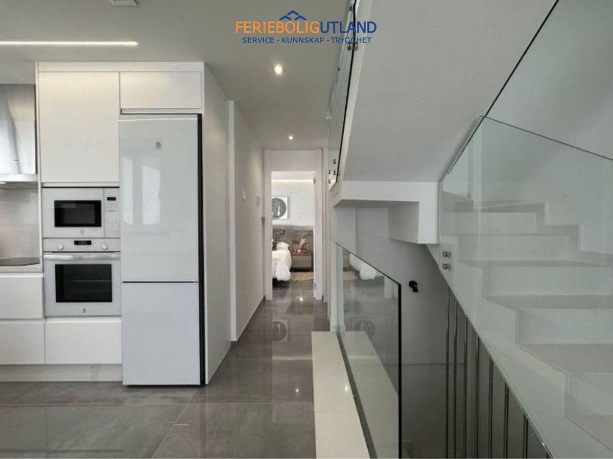 3 bedroom Villa for sale in Los Altos with pool garage - € 670,000 (Ref: 10007040)