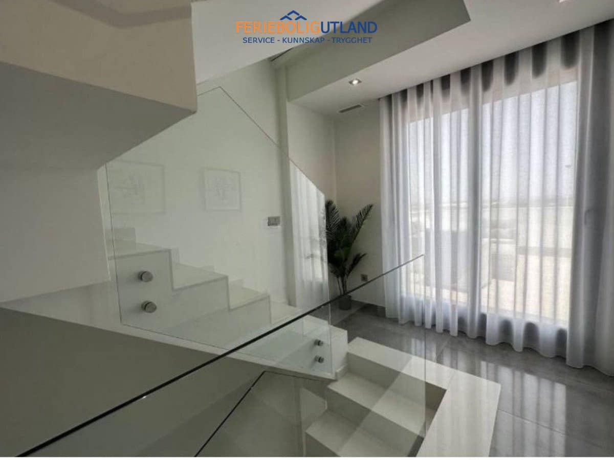 3 bedroom Villa for sale in Los Altos with pool garage - € 670,000 (Ref: 10007040)