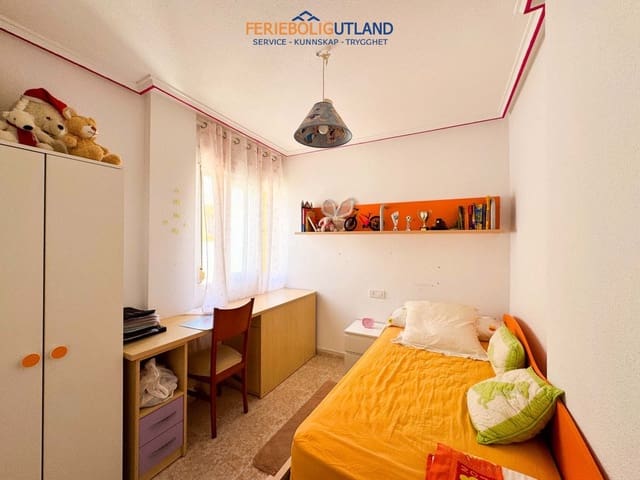 3 camera da letto Casa in vendita in El Chaparral - La Siesta - La Torreta, Torrevieja con piscina garage - 215.000 € (Rif: 10007042)