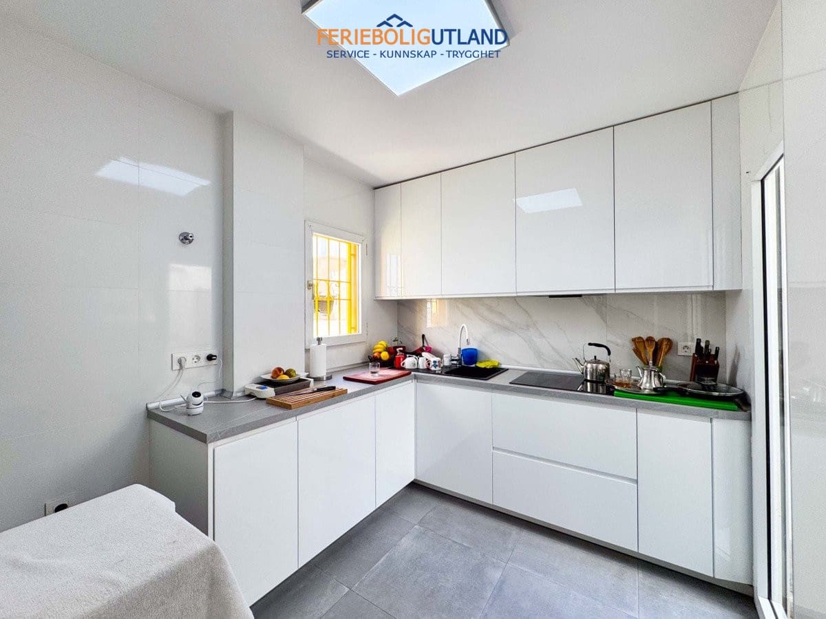 3 bedroom Townhouse for sale in Torrevieja with pool garage - € 215,000 (Ref: 10007042)