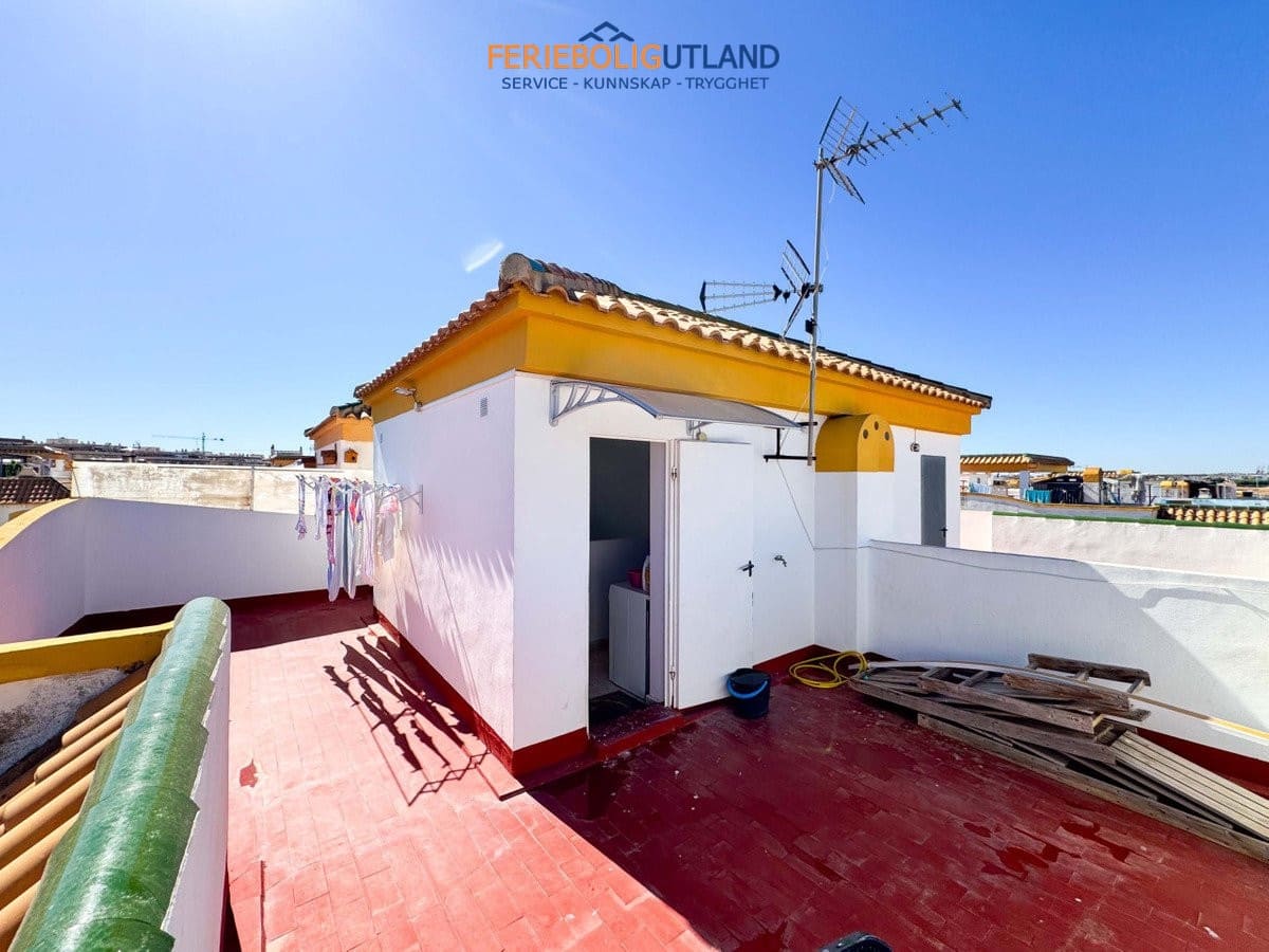 3 bedroom Townhouse for sale in Torrevieja with pool garage - € 215,000 (Ref: 10007042)