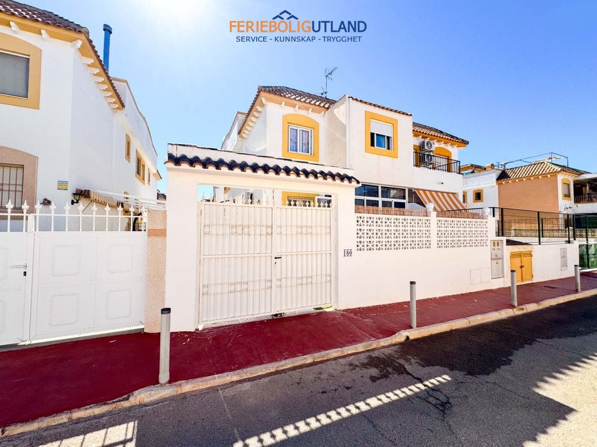 3 bedroom Townhouse for sale in Torrevieja with pool garage - € 215,000 (Ref: 10007042)