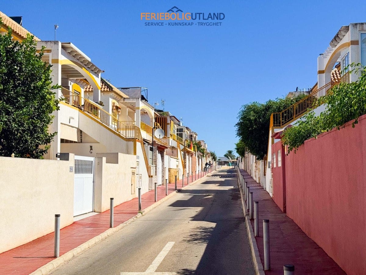 3 bedroom Townhouse for sale in Torrevieja with pool garage - € 215,000 (Ref: 10007042)