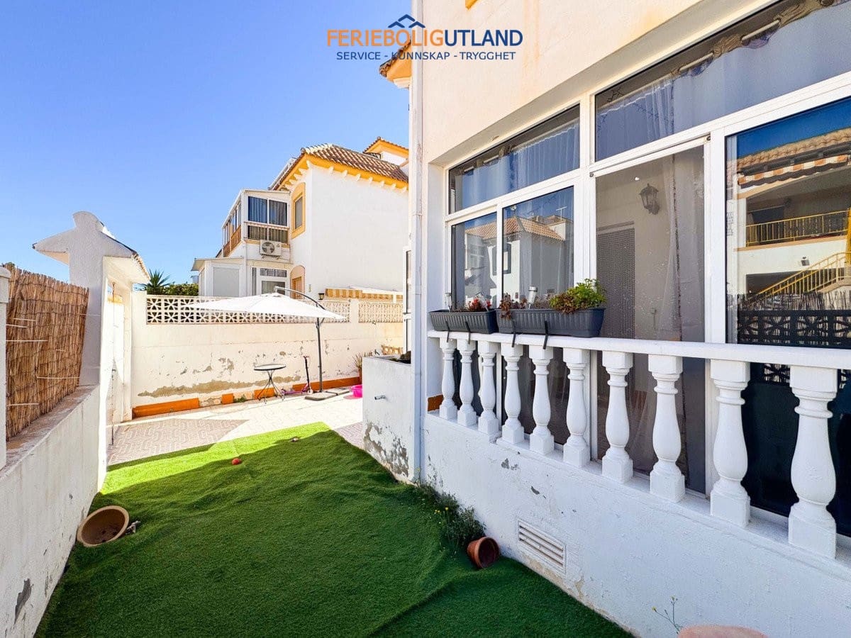 3 bedroom Townhouse for sale in Torrevieja with pool garage - € 215,000 (Ref: 10007042)