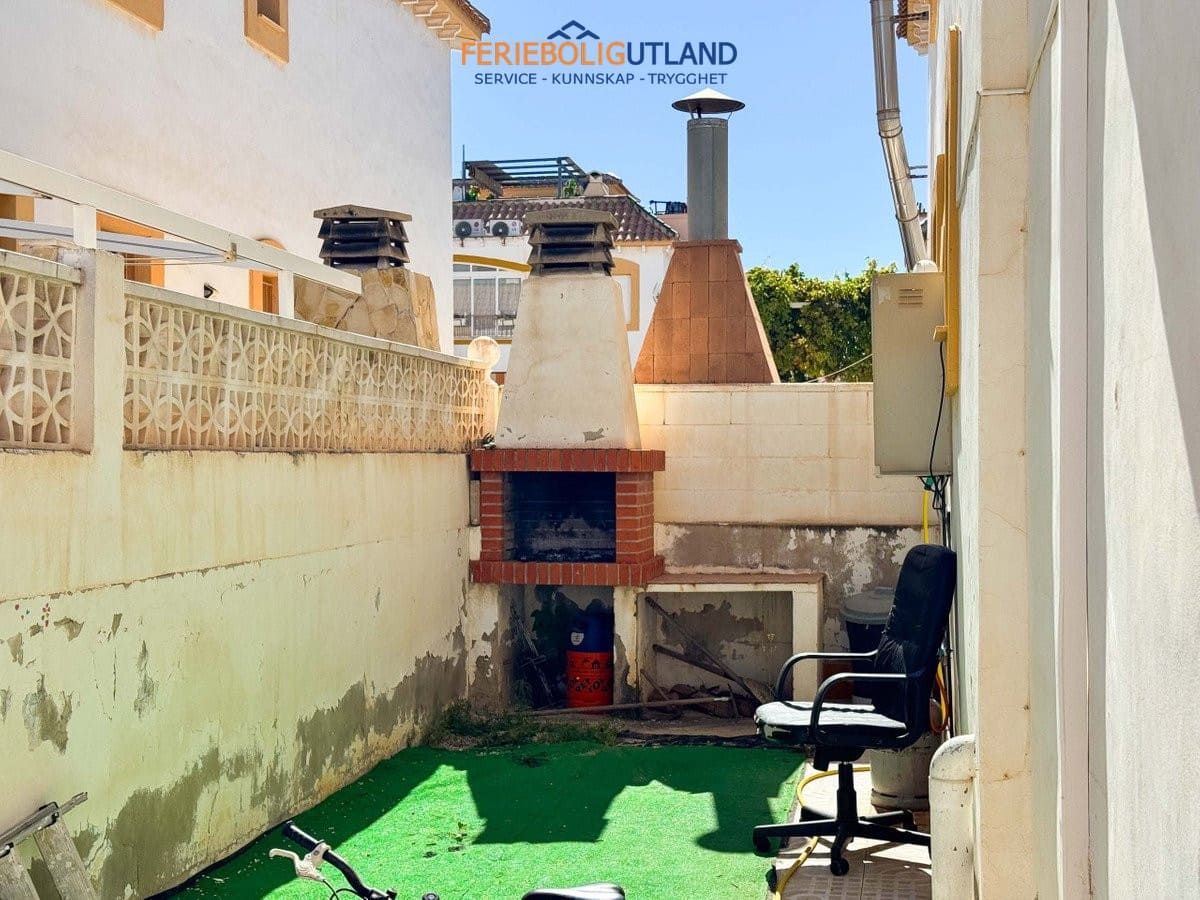 3 bedroom Townhouse for sale in Torrevieja with pool garage - € 215,000 (Ref: 10007042)