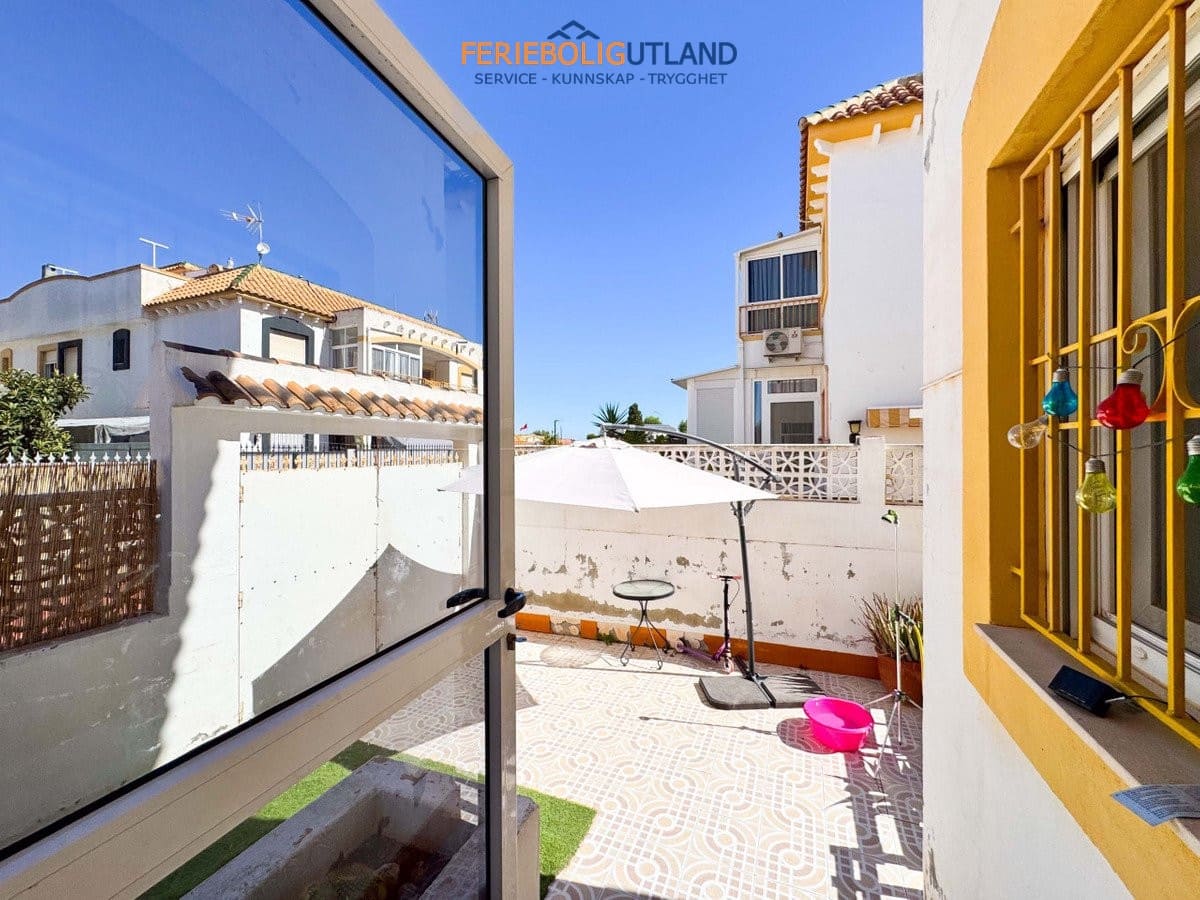 3 bedroom Townhouse for sale in Torrevieja with pool garage - € 215,000 (Ref: 10007042)