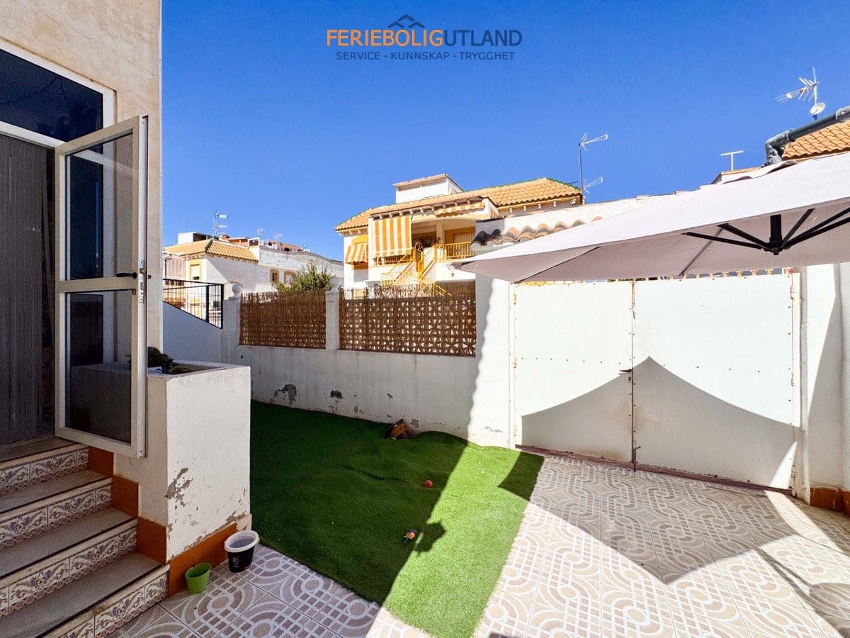 3 bedroom Townhouse for sale in Torrevieja with pool garage - € 215,000 (Ref: 10007042)