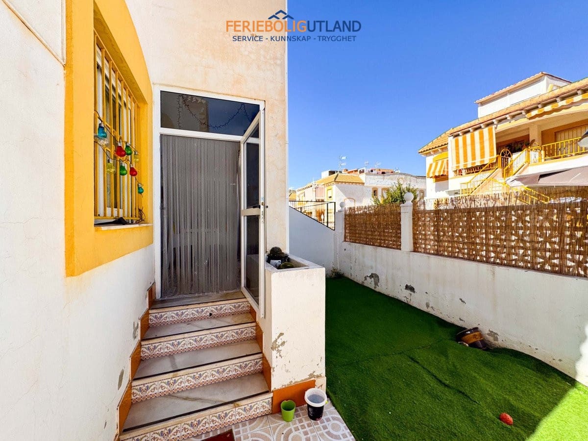 3 bedroom Townhouse for sale in Torrevieja with pool garage - € 215,000 (Ref: 10007042)
