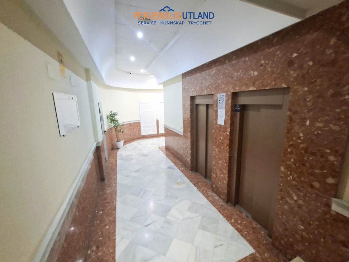 2 soveværelse Lejlighed til salg i Torrevieja med swimmingpool garage - € 156.260 (Ref: 10007043)