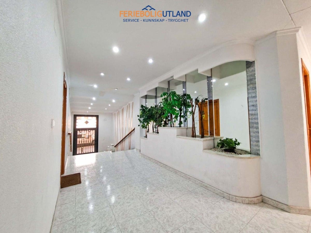 Apartamento de 2 habitaciones en Torrevieja en venta - 128.800 € (Ref: 10007044)