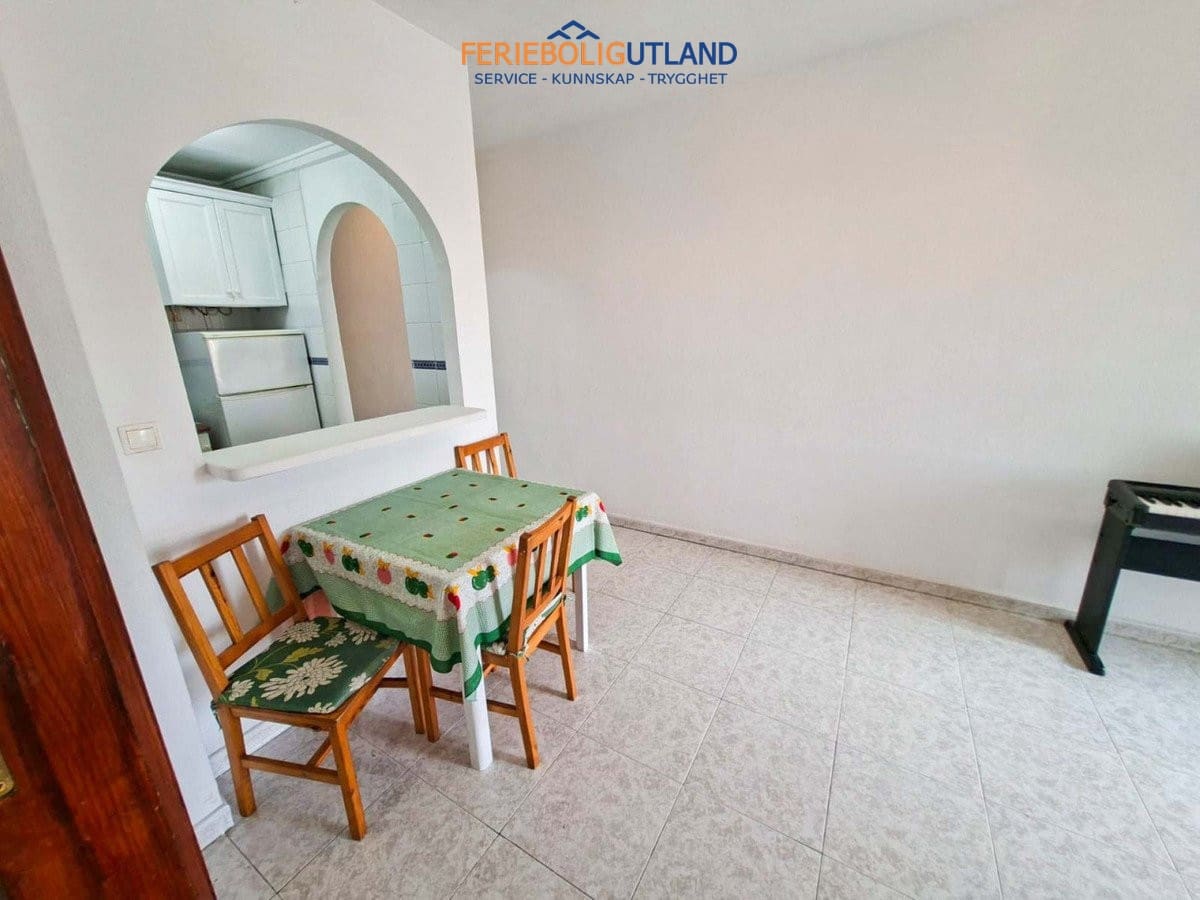 Apartamento de 2 habitaciones en Torrevieja en venta - 128.800 € (Ref: 10007044)