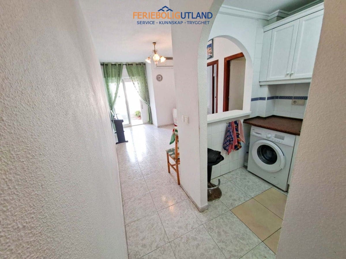 Apartamento de 2 habitaciones en Torrevieja en venta - 128.800 € (Ref: 10007044)