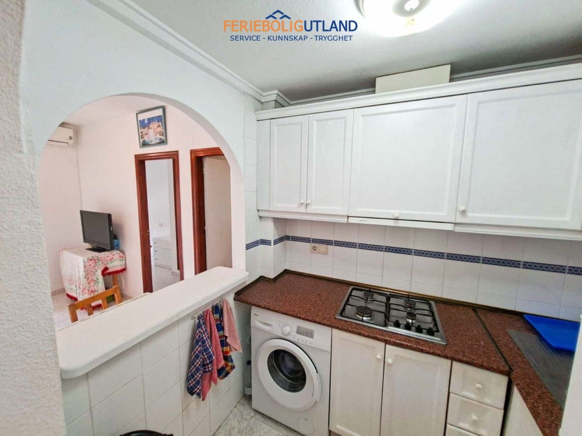 Apartamento de 2 habitaciones en Torrevieja en venta - 128.800 € (Ref: 10007044)