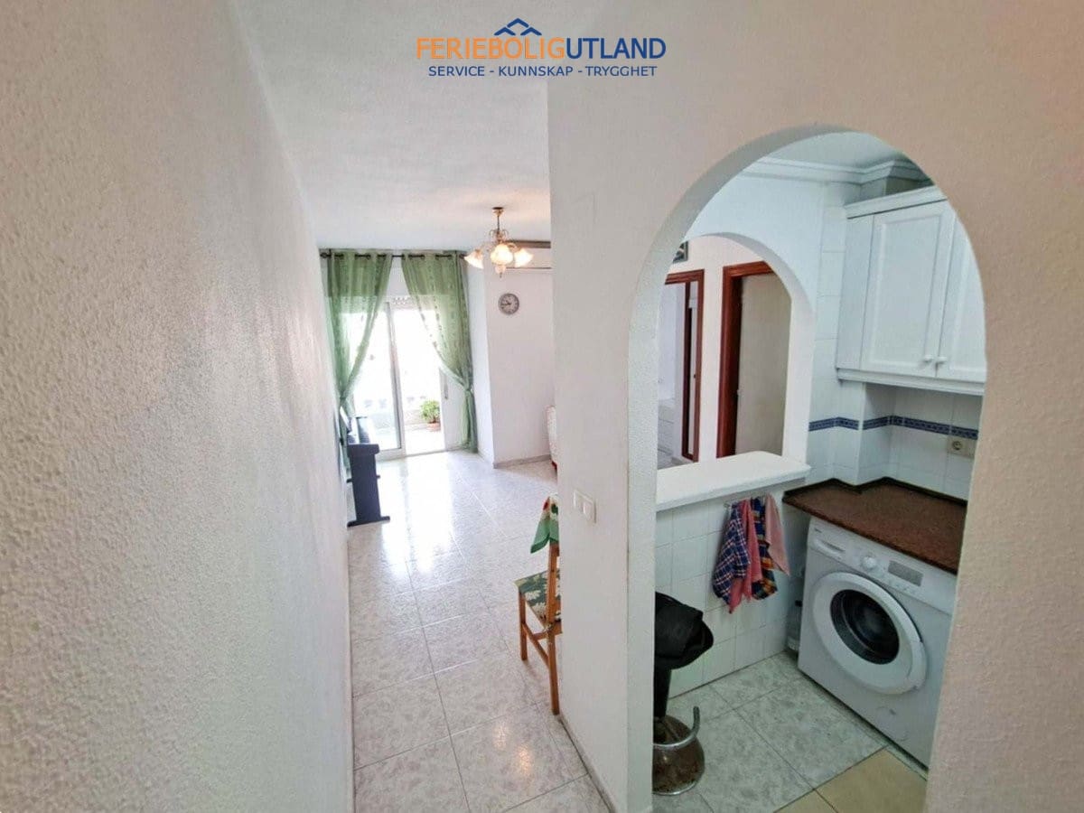 Apartamento de 2 habitaciones en Torrevieja en venta - 128.800 € (Ref: 10007044)