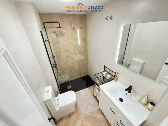 2 slaapkamer Appartement te koop in Puerto Deportivo, Torrevieja met zwembad - € 169.000 (Ref: 10007045)