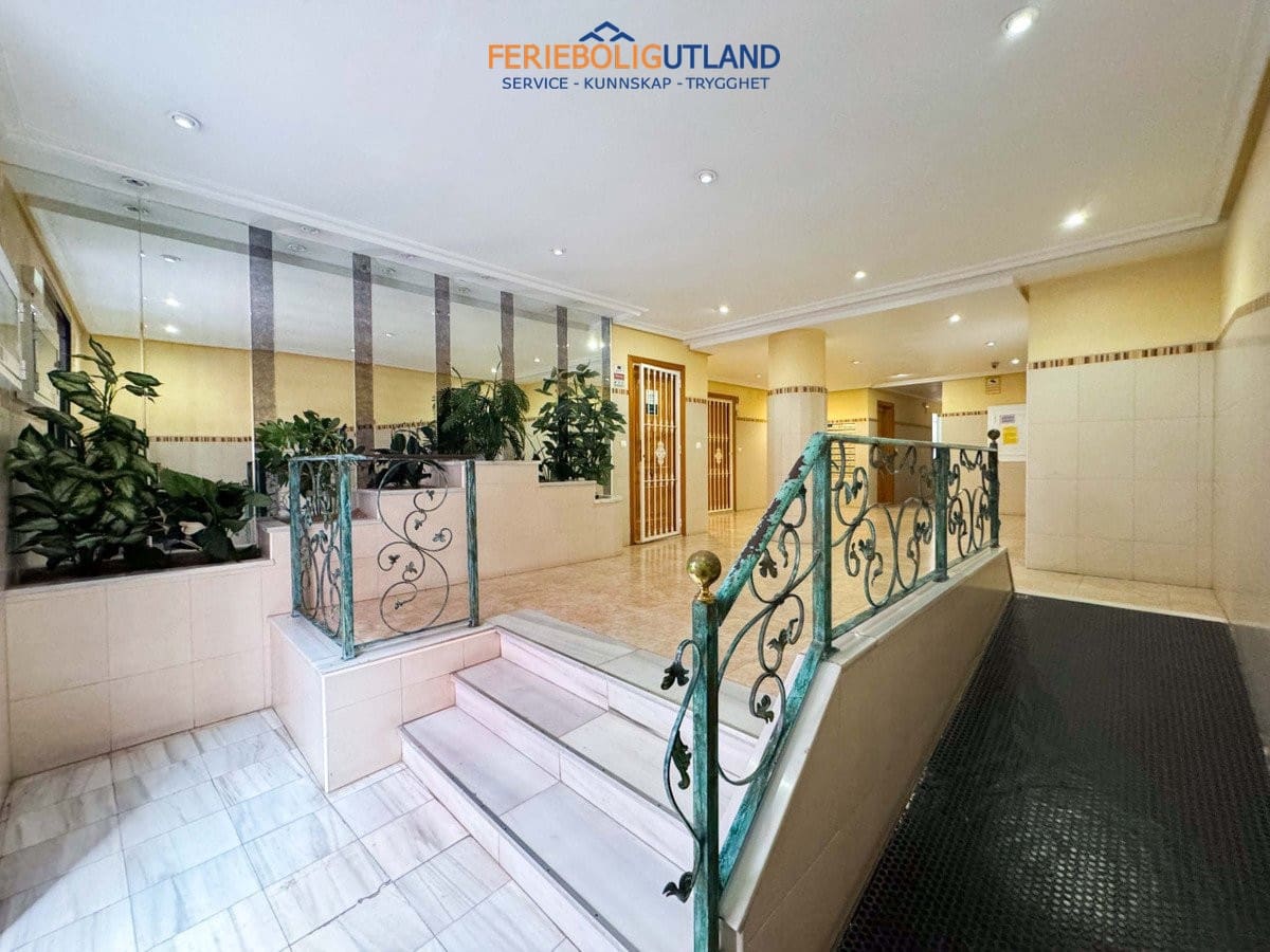 2 slaapkamer Appartement te koop in Torrevieja met zwembad - € 169.000 (Ref: 10007045)