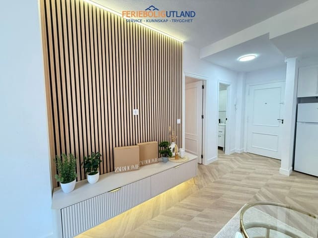 2 slaapkamer Appartement te koop in Puerto Deportivo, Torrevieja met zwembad - € 169.000 (Ref: 10007045)