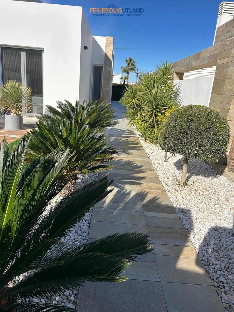 3 soveværelse Villa til salg i Algorfa med swimmingpool - € 595.000 (Ref: 10007053)