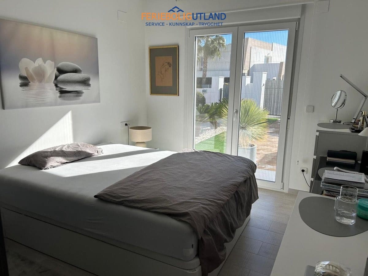 3 soveværelse Villa til salg i Algorfa med swimmingpool - € 595.000 (Ref: 10007053)
