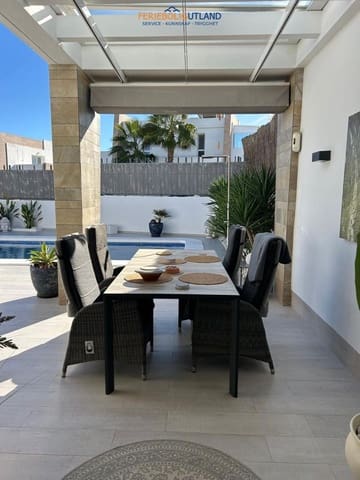3 soveværelse Villa til salg i Algorfa med swimmingpool - € 595.000 (Ref: 10007053)