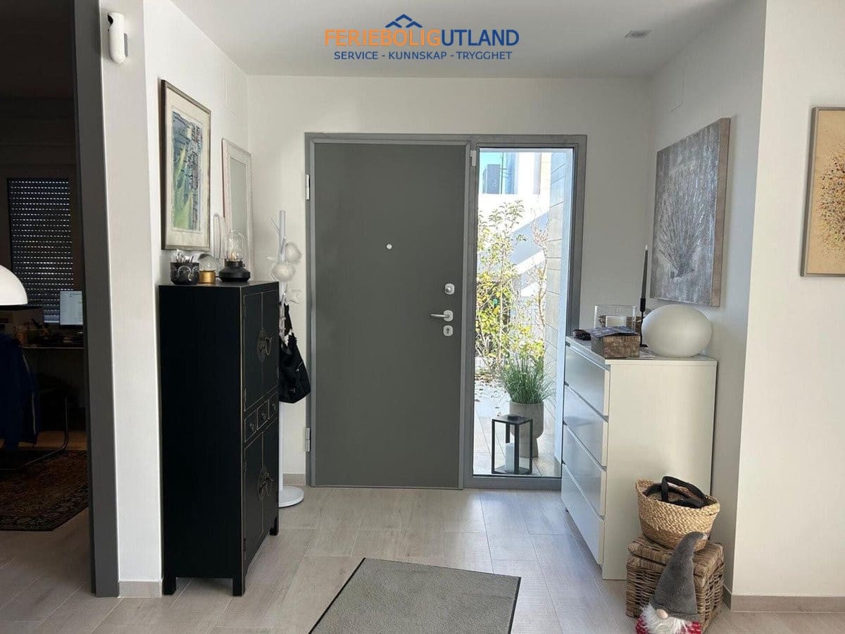3 soveværelse Villa til salg i Algorfa med swimmingpool - € 595.000 (Ref: 10007053)
