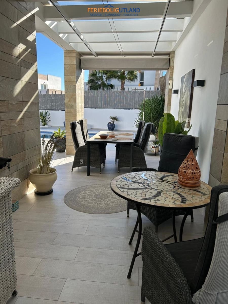 3 soveværelse Villa til salg i Algorfa med swimmingpool - € 595.000 (Ref: 10007053)