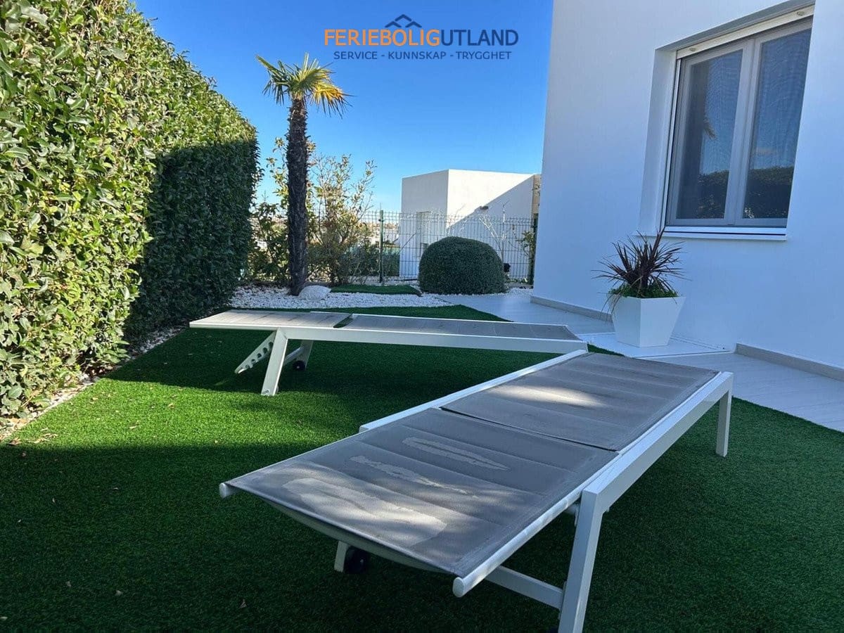 3 soveværelse Villa til salg i Algorfa med swimmingpool - € 595.000 (Ref: 10007053)