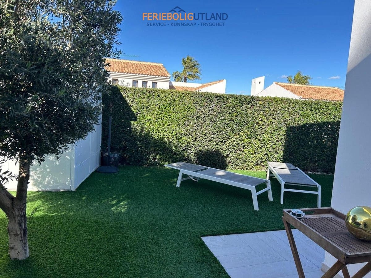 3 soveværelse Villa til salg i Algorfa med swimmingpool - € 595.000 (Ref: 10007053)