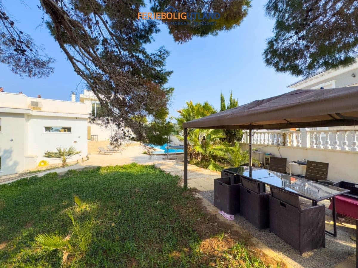 Chalet de 4 habitaciones en Ciudad Quesada en venta con piscina garaje - 549.000 € (Ref: 10007058)