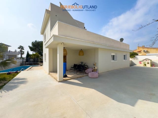 Chalet de 4 habitaciones en Ciudad Quesada, Rojales en venta con piscina garaje - 549.000 € (Ref: 10007058)