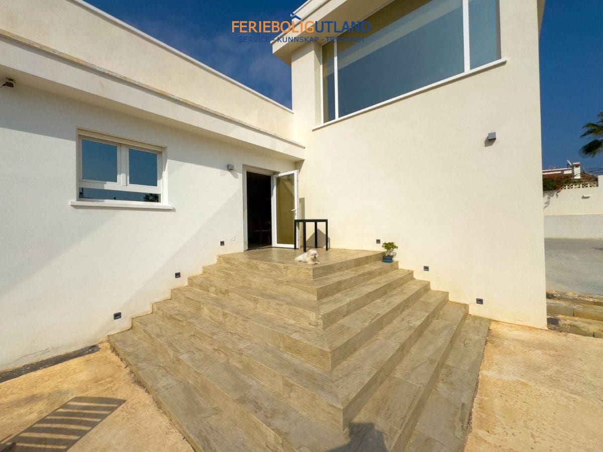 Chalet de 4 habitaciones en Ciudad Quesada en venta con piscina garaje - 549.000 € (Ref: 10007058)
