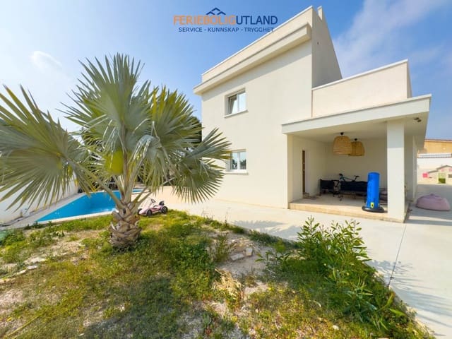 Chalet de 4 habitaciones en Ciudad Quesada, Rojales en venta con piscina garaje - 549.000 € (Ref: 10007058)
