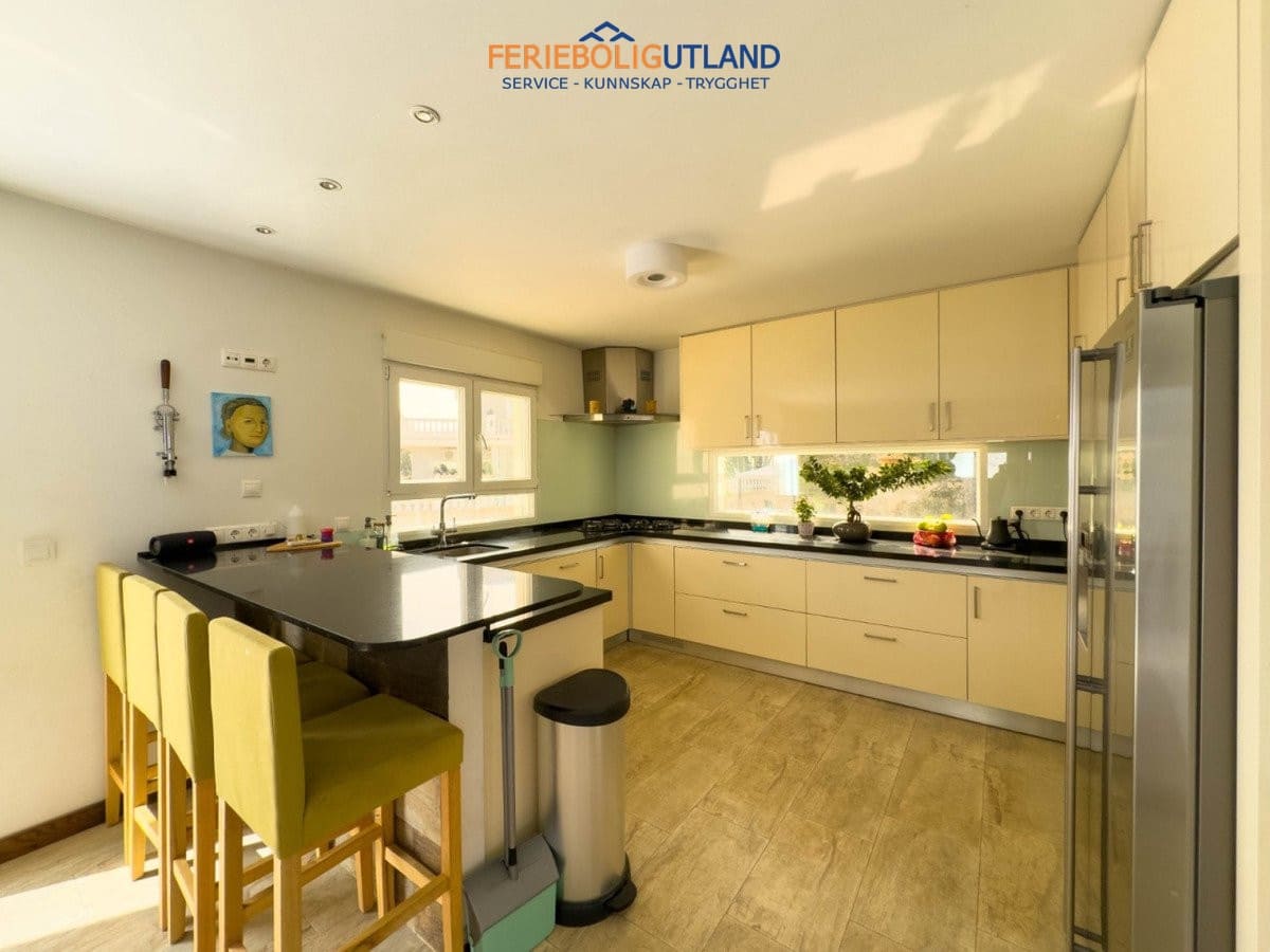 Chalet de 4 habitaciones en Ciudad Quesada en venta con piscina garaje - 549.000 € (Ref: 10007058)