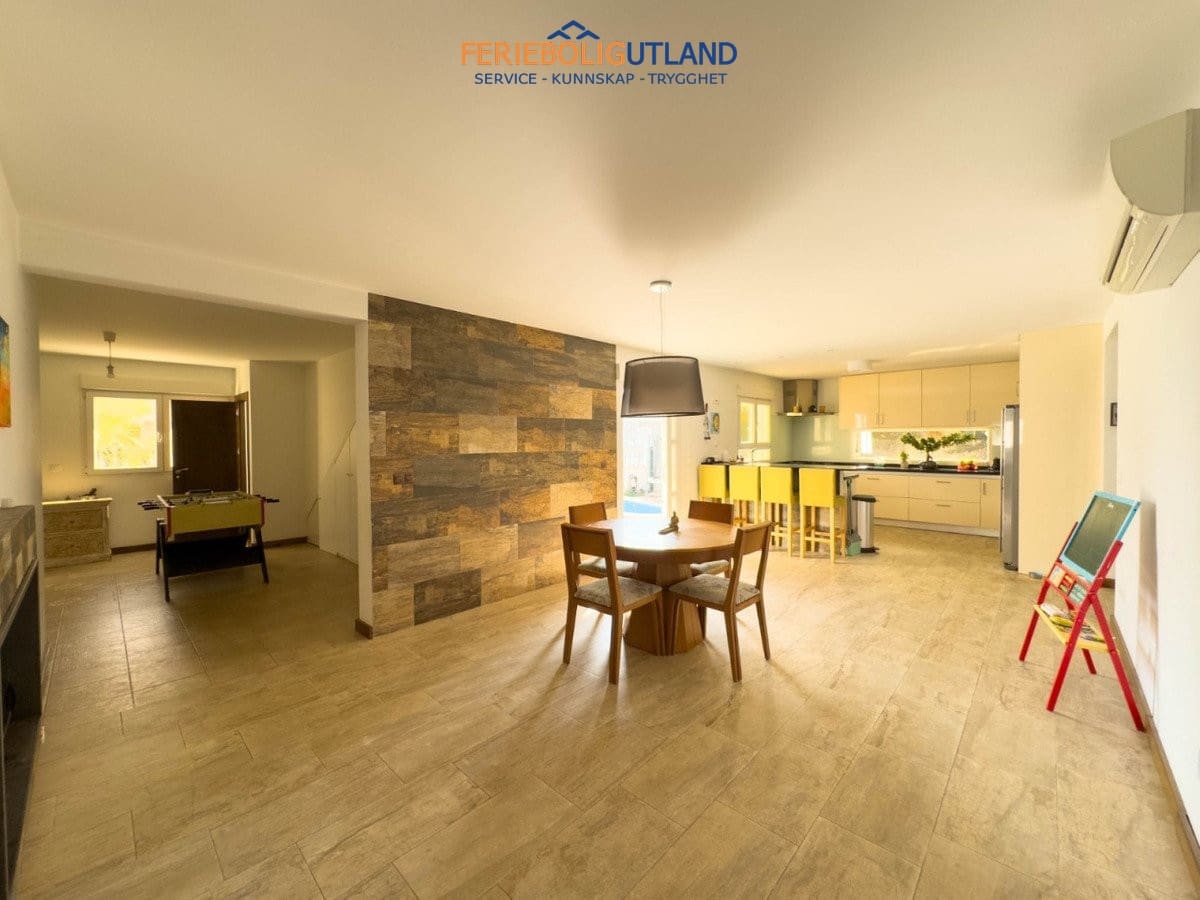Chalet de 4 habitaciones en Ciudad Quesada en venta con piscina garaje - 549.000 € (Ref: 10007058)