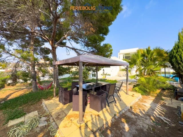 Chalet de 4 habitaciones en Ciudad Quesada, Rojales en venta con piscina garaje - 549.000 € (Ref: 10007058)