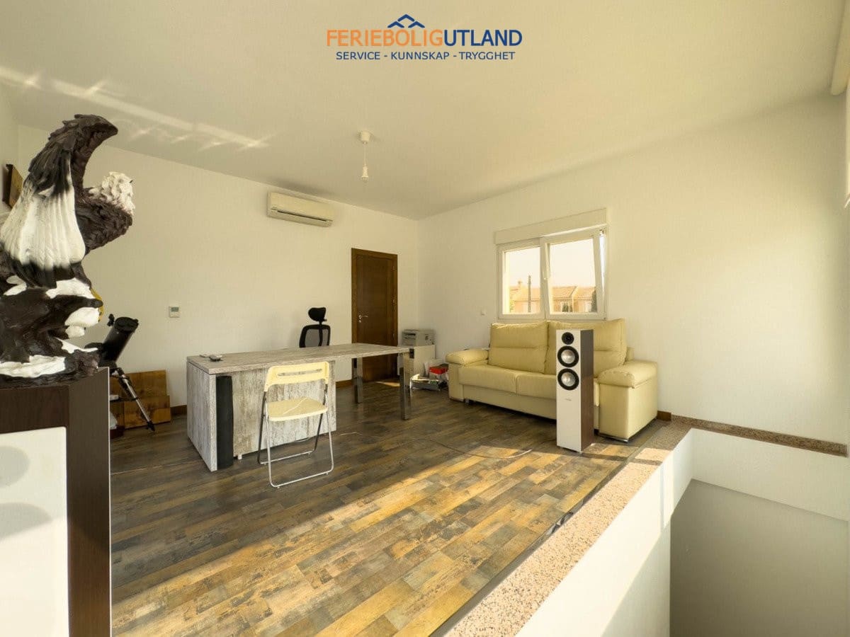 Chalet de 4 habitaciones en Ciudad Quesada en venta con piscina garaje - 549.000 € (Ref: 10007058)