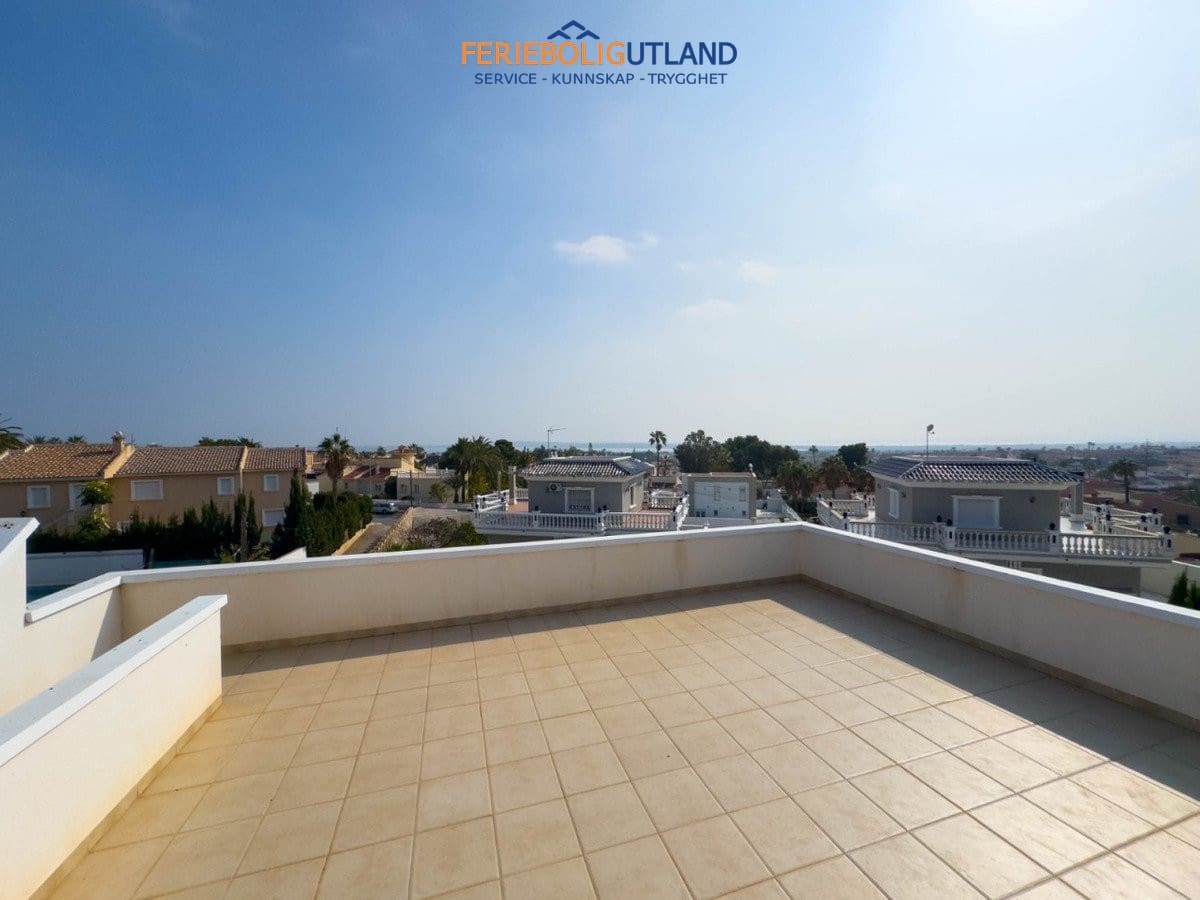 Chalet de 4 habitaciones en Ciudad Quesada en venta con piscina garaje - 549.000 € (Ref: 10007058)