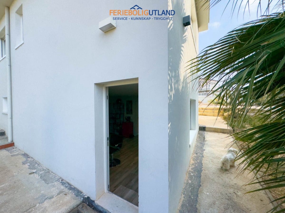 Chalet de 4 habitaciones en Ciudad Quesada en venta con piscina garaje - 549.000 € (Ref: 10007058)