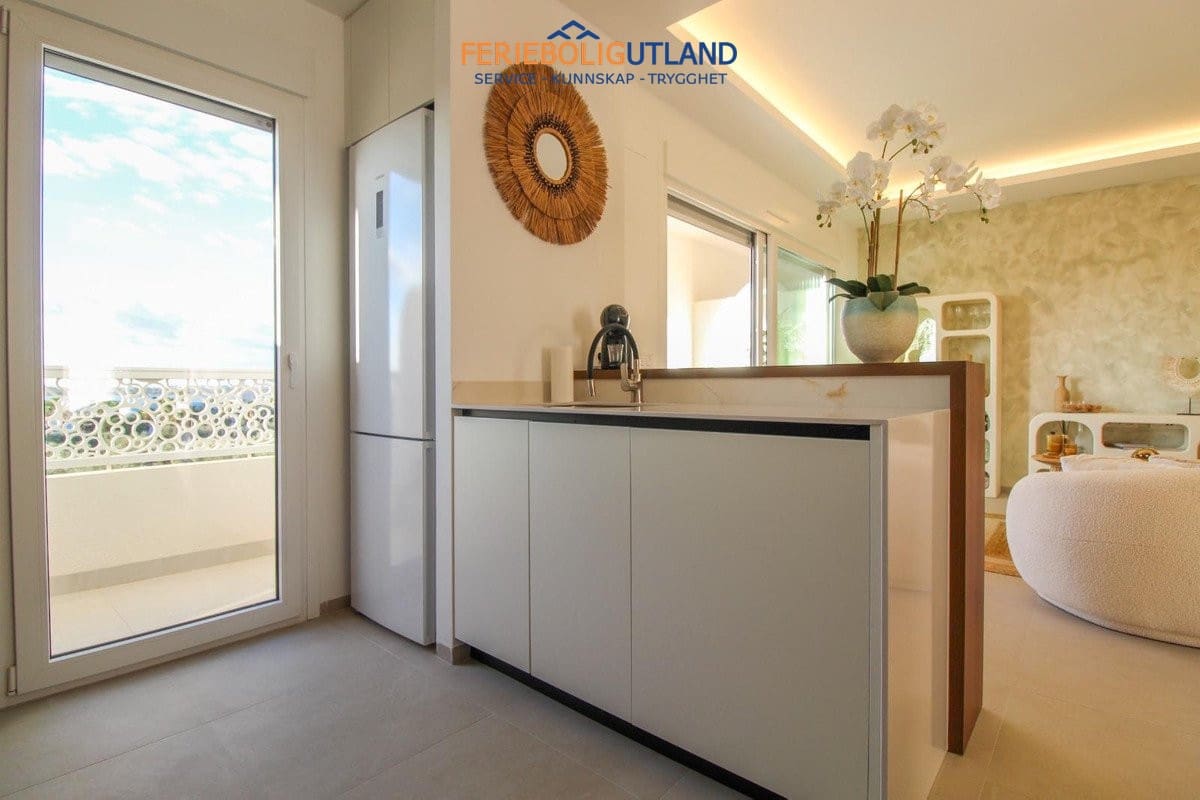 2 bedroom Penthouse for sale in Ciudad Quesada with pool - € 349,900 (Ref: 10007059)