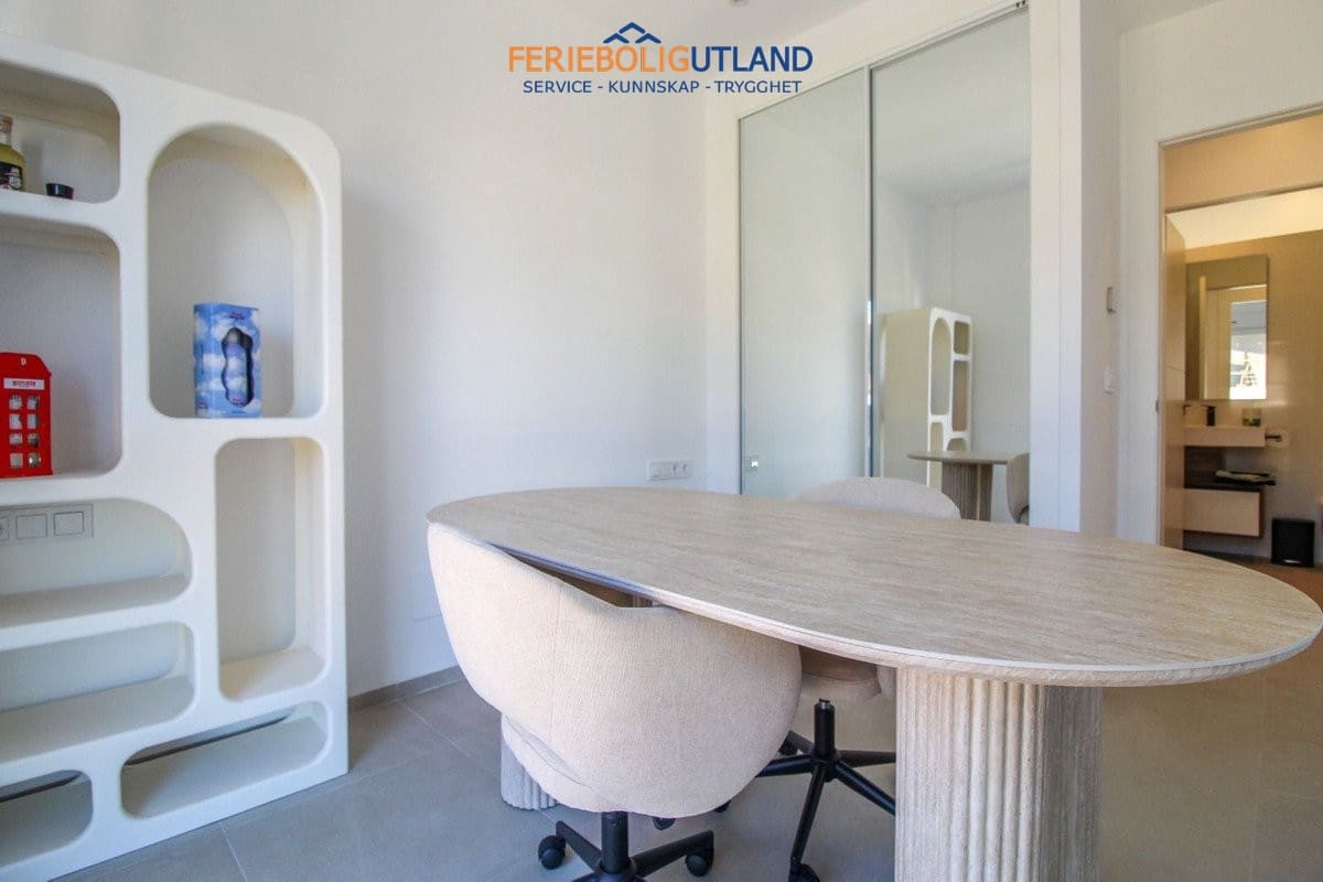 2 bedroom Penthouse for sale in Ciudad Quesada with pool - € 349,900 (Ref: 10007059)