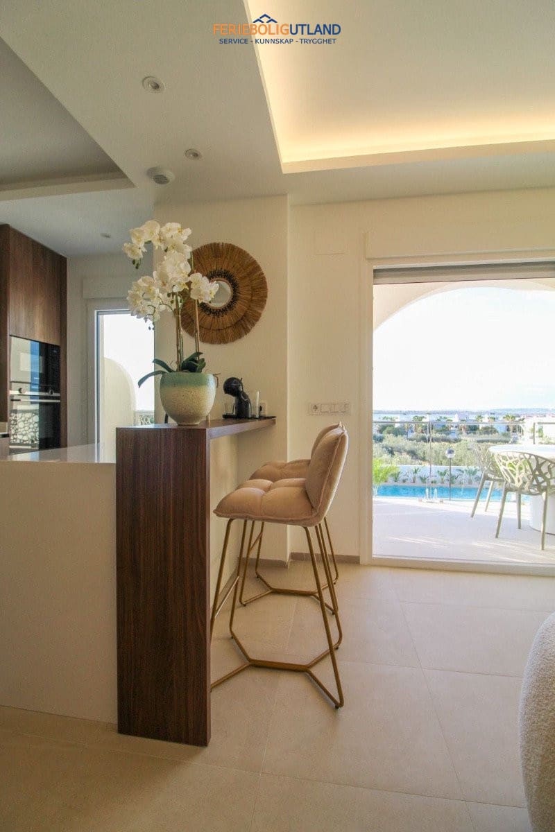 2 bedroom Penthouse for sale in Ciudad Quesada with pool - € 349,900 (Ref: 10007059)