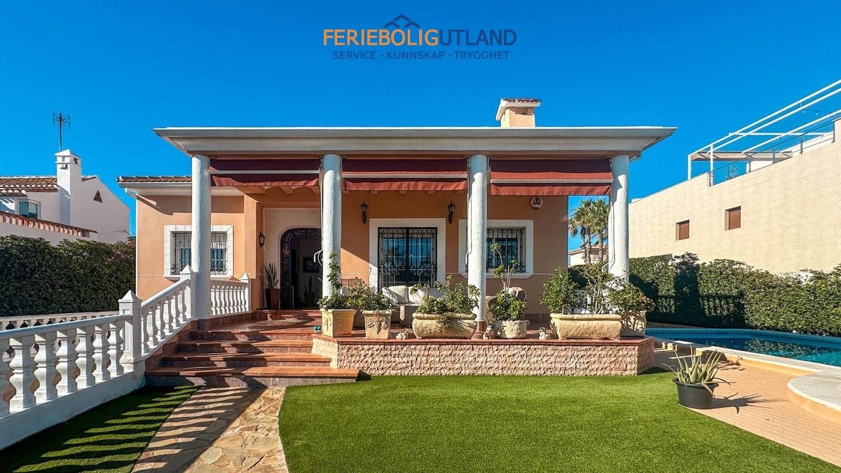 6 soveværelse Villa til salg i La Mata med swimmingpool garage - € 950.000 (Ref: 10007064)