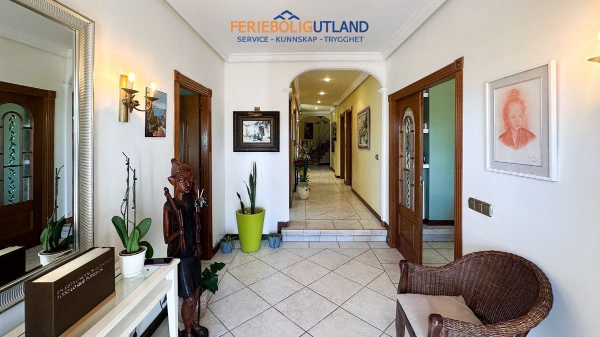 6 soveværelse Villa til salg i La Mata med swimmingpool garage - € 950.000 (Ref: 10007064)