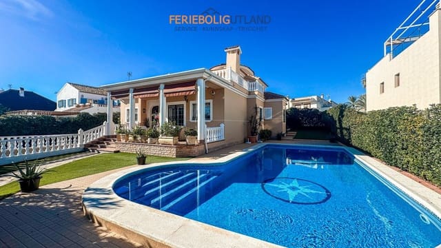 6 soveværelse Villa til salg i Los Europeos, Torrevieja med swimmingpool garage - € 950.000 (Ref: 10007064)