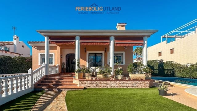 6 soveværelse Villa til salg i Los Europeos, Torrevieja med swimmingpool garage - € 950.000 (Ref: 10007064)