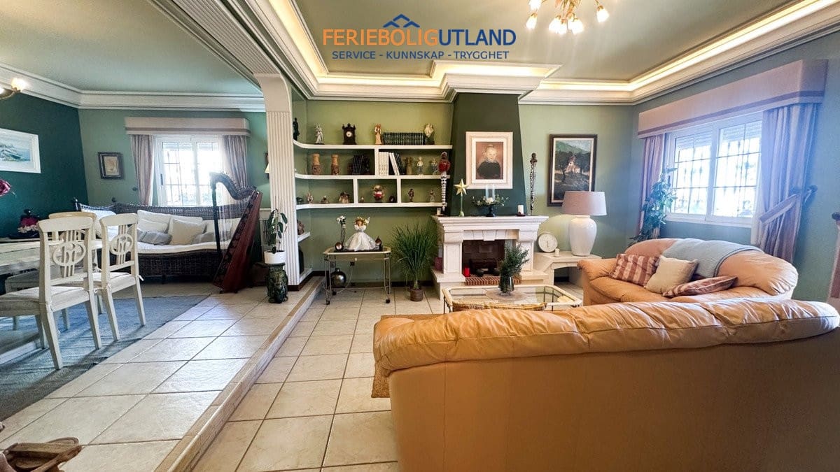 6 soveværelse Villa til salg i La Mata med swimmingpool garage - € 950.000 (Ref: 10007064)