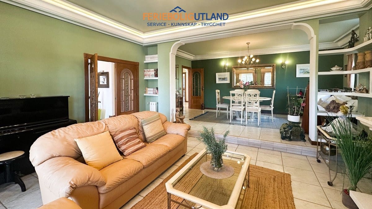 6 soveværelse Villa til salg i La Mata med swimmingpool garage - € 950.000 (Ref: 10007064)