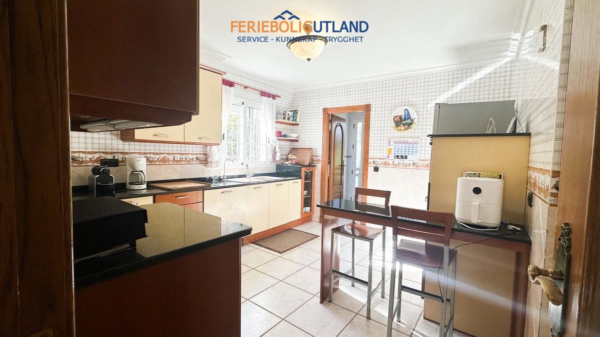 6 soveværelse Villa til salg i La Mata med swimmingpool garage - € 950.000 (Ref: 10007064)