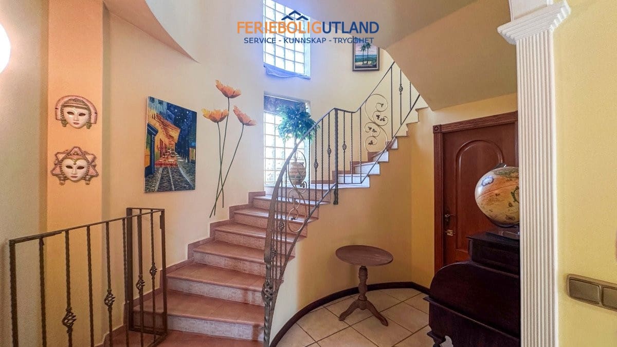6 soveværelse Villa til salg i La Mata med swimmingpool garage - € 950.000 (Ref: 10007064)