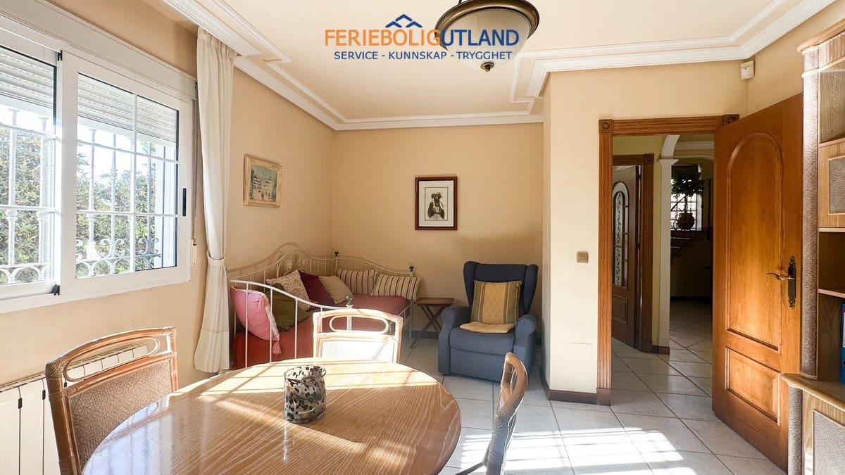 6 soveværelse Villa til salg i La Mata med swimmingpool garage - € 950.000 (Ref: 10007064)